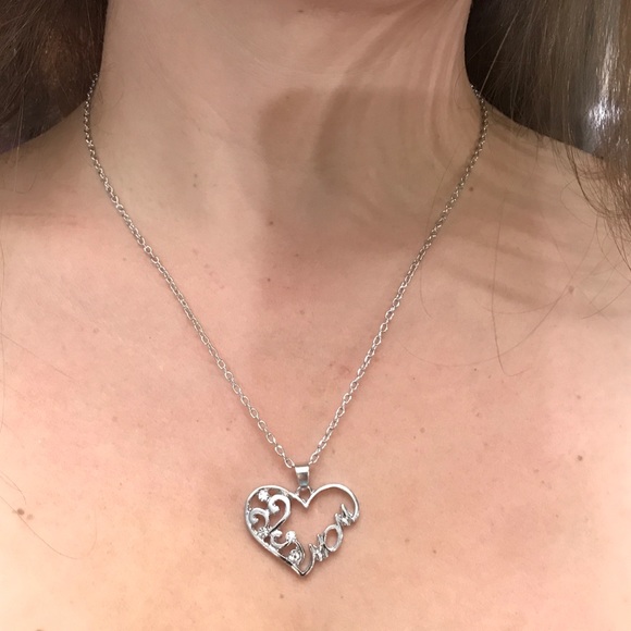 💙💎Little Cute Mom Necklace💎💙Fashion Jewelry - Picture 7 of 8